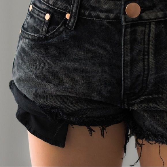 11thstreet | Rosé Shorts - Picture 5 of 13